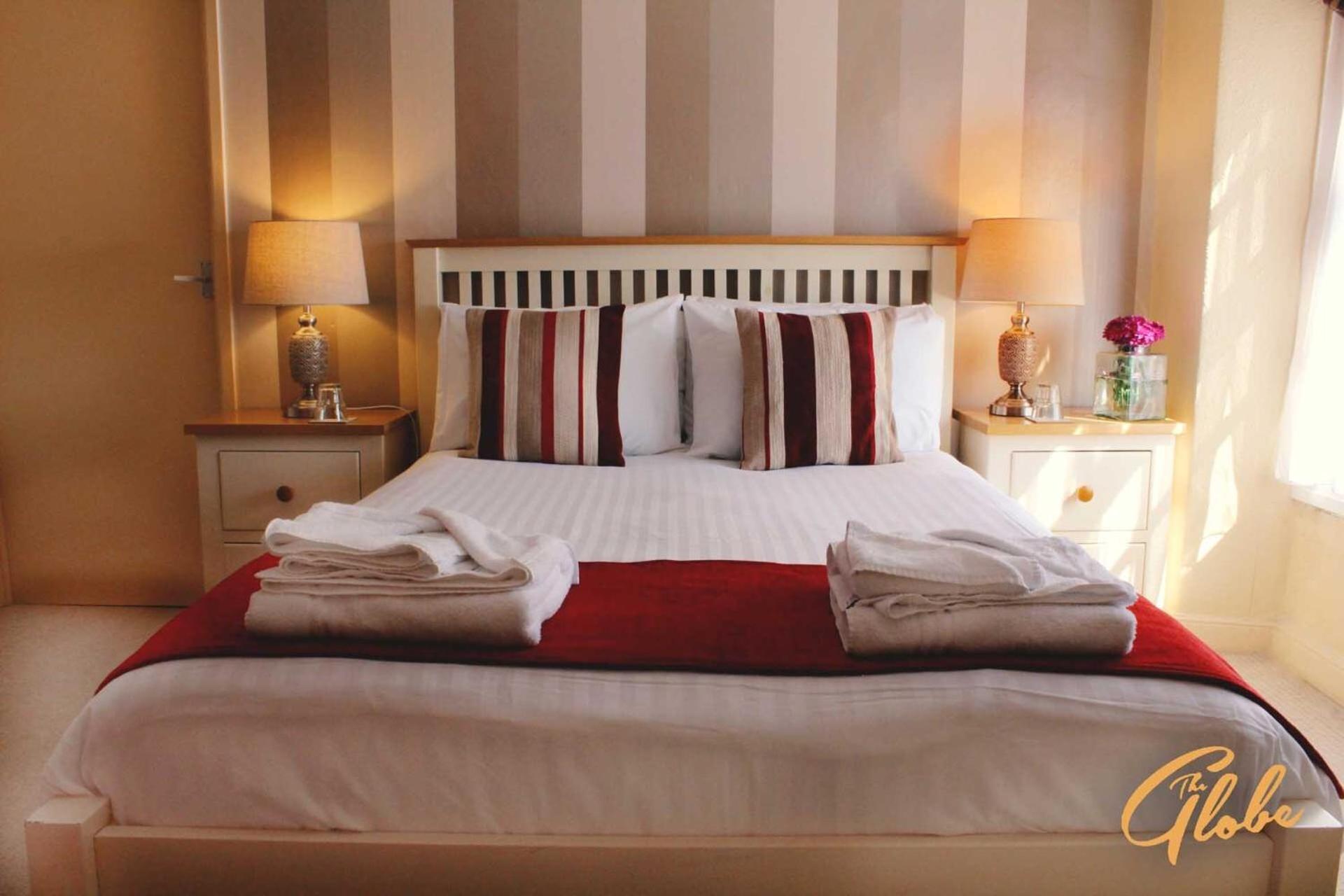 The Globe Inn Sampford Peverell Room photo