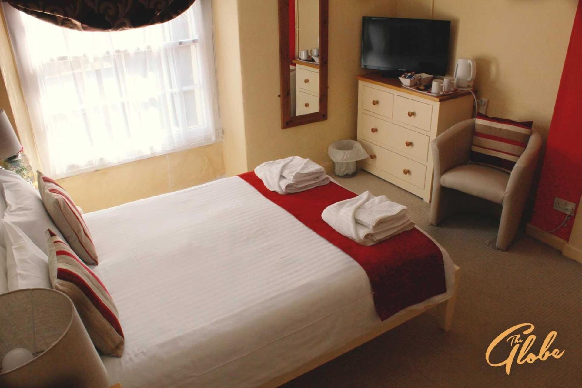 The Globe Inn Sampford Peverell Room photo